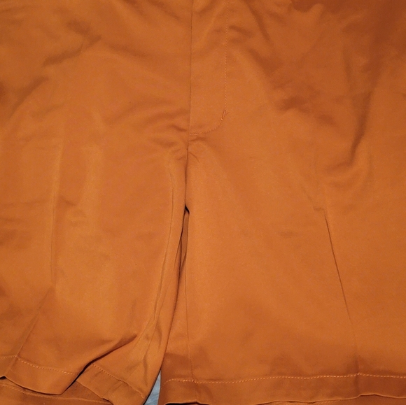 Men's plus size Amazon Essentials dark khaki shorts size 42 NWT - Picture 2 of 9